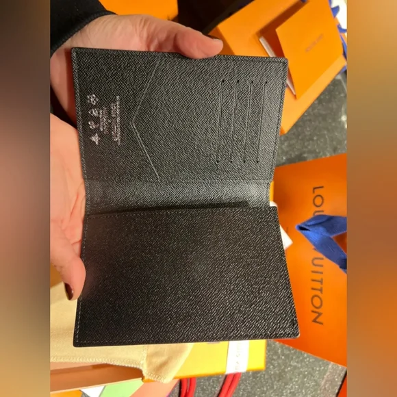Louis Vuitton Passport Cover - Picture 7 of 8